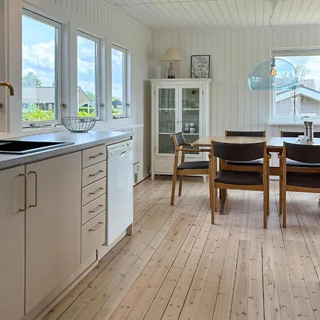 3 Bedroom Stunning In *