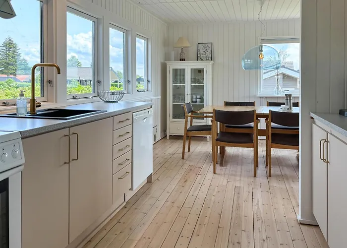 3 Bedroom Stunning In *